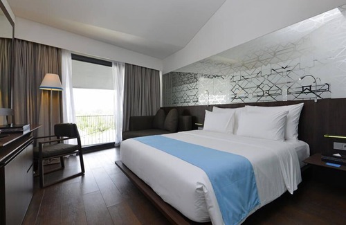 Seminyak Hotel | 1 Deluxe Room With Jacuzzi