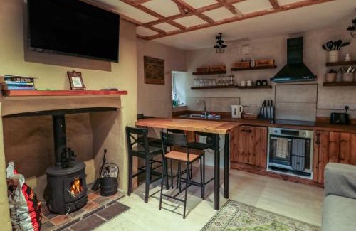 Dinas House | 1 Dinas cottages