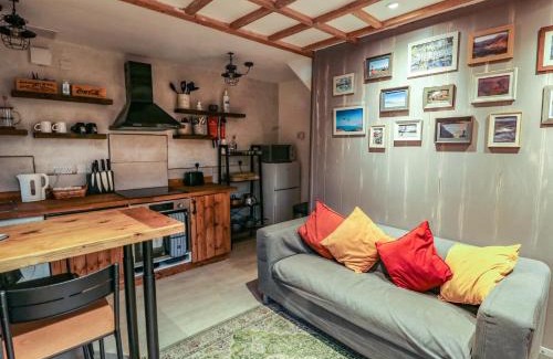 Dinas House | 1 Dinas cottages