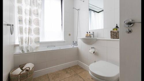 Swindon Apartment | 1 Farnsby Street Apartment 19