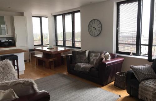 Swindon Apartment | 1 Farnsby Street Apartment 19