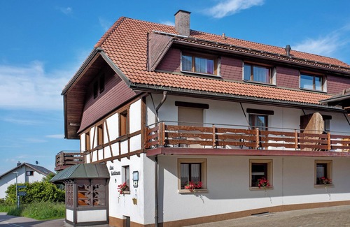 Hoechenschwand Apartment | 1 Ferienwohnung Sonnenblume, 38qm mit 1 Schlafzimmer für max. 3 Personen