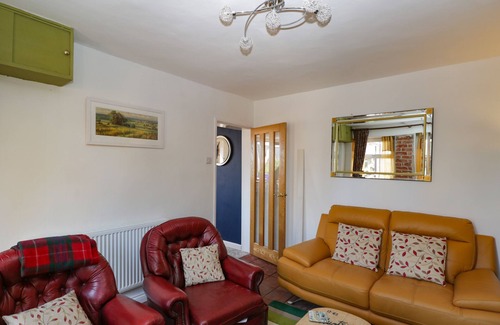 Newnham Cottage | 1 FERRYSIDE COTTAGES, pet friendly in Newnham-On-Severn