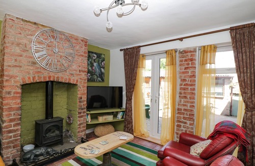 Newnham Cottage | 1 FERRYSIDE COTTAGES, pet friendly in Newnham-On-Severn