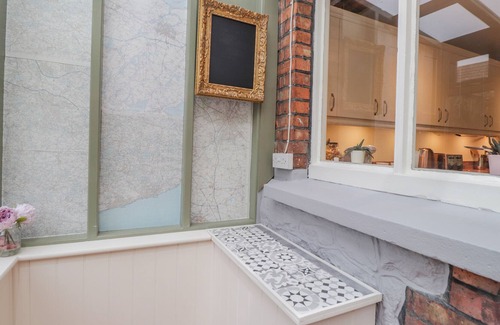 Bearsted Cottage | 1 FORGE COTTAGES, ON THE GREEN, pet friendly in Bearsted