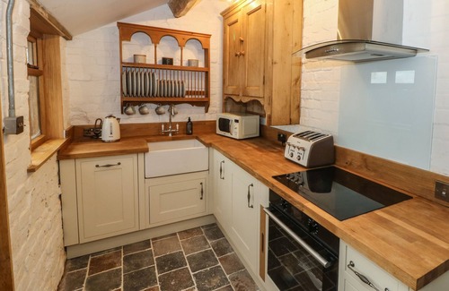 Tarporley Cottage | 1 FOUNTAIN COTTAGES, pet friendly, with open fire in Tarporley