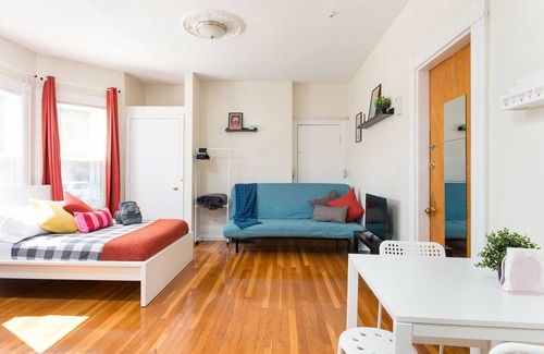 St. Elizabeth's Apartment | ★ 1 Free parking spot ★ First floor ★ Very clean ★