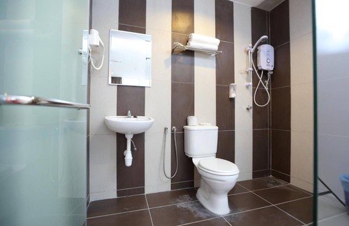 Bandar Tun Razak Hotel | 1 Hotel Taman Connaught