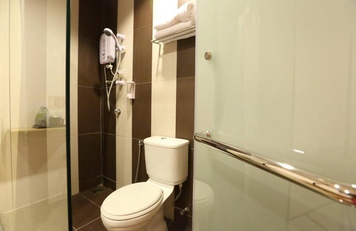 Bandar Tun Razak Hotel | 1 Hotel Taman Connaught