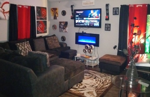 Phenix City House | 1 hr and 20 mins from Atlanta Airport. Equipped with Arcade Games!!