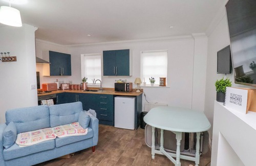 Guisborough Cottage | 1 JOHNSON'S YARD, pet friendly in Guisborough