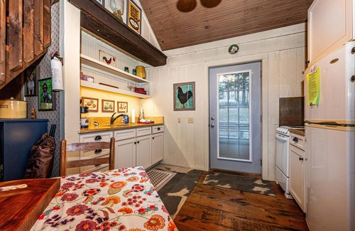Nashville Cottage | 1 King Bed Loft + Bd , 1BA