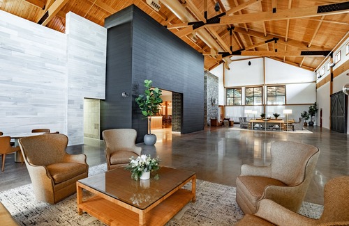 Rothschild Hotel | 1 King Whirlpool Suite With Access to Pool, Hot Tub, and Gym