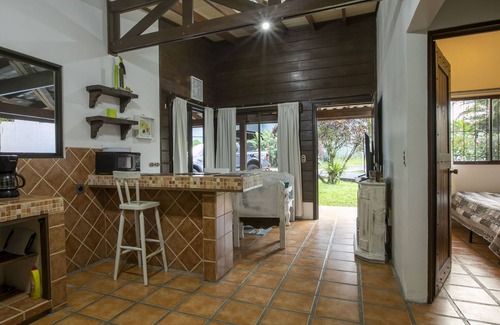 Barrio Pilo Apartment | 1 km del parque de Fortuna, Piscina, Vista al Volcán, Zonas Verdes, Tours