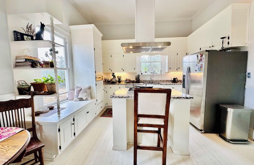 Wagener Other | 1 Large Bedroom/En-Suite in Charming 2-Bedroom Antique Farmhouse Wagener, SC