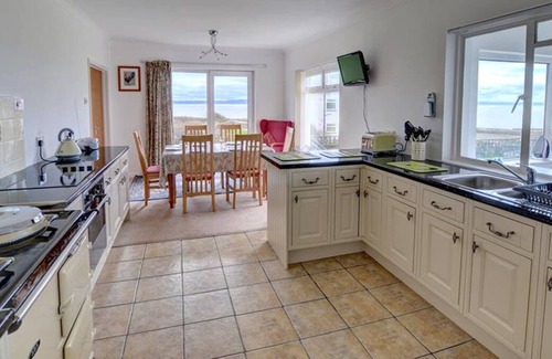 Southerndown House | 1 Little West Bungalows