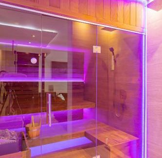 Zvezdara Villa | #1 Lux Villa with Pool, Gameroom, Spa, Zen Yard #Free airpot transport#