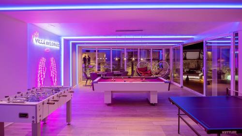Zvezdara Villa | #1 Lux Villa with Pool, Gameroom, Spa, Zen Yard #Free airpot transport#