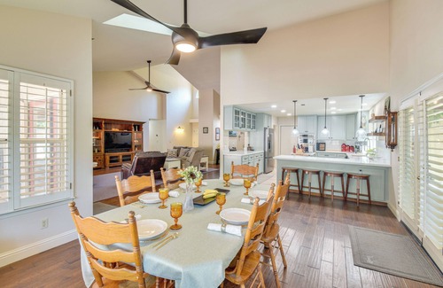 Merced House | 1 Mi to Applegate Park Zoo: Pet-Friendly Home