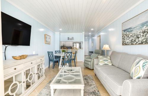 Windy Hill Apartment | 1 Mi to Barefoot Landing Condo with Pool Access!