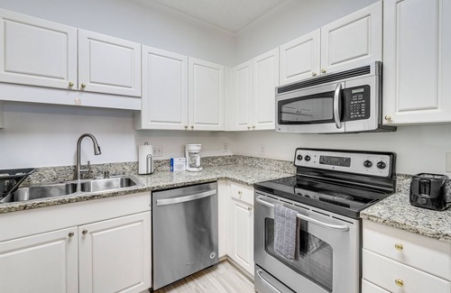 Vaught Condo | 1 Mi to Beach: Myrtle Beach Condo w/Pool Access
