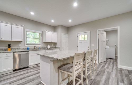 Crossville House | 1 Mi to Dtwn Crossville: Spacious Home w/Patio!