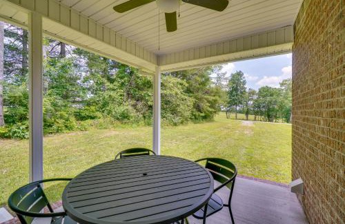 Crossville House | 1 Mi to Dtwn Crossville Spacious Home with Patio!