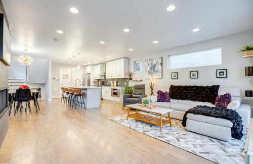 Lincoln Park House | 1 Mi to Dtwn Denver Sleek Duplex with Rooftop Deck!