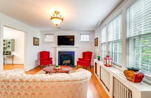 Roanoke House | 1 Mi to Dtwn Roanoke Home with Yard and Mtn View!