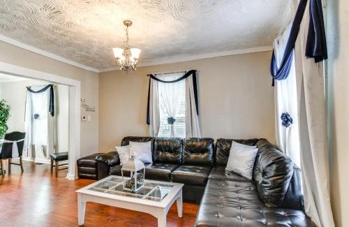 Downtown Des Moines House | 1 Mi to Dtwn The Rossi House in Des Moines!