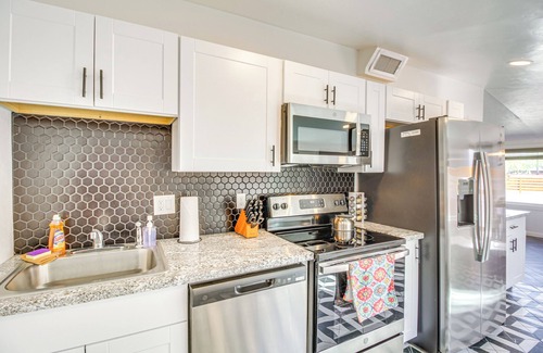 Menlo Park House | 1 Mi to Dtwn Tucson: Home w/Fenced-In Yard