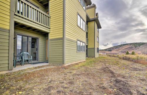Granby Apartment | 1 Mi to Granby Ranch Cozy Condo with Fireplace