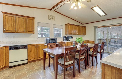 Higden House | < 1 Mi to Greers Ferry Lake: Dog-Friendly Home!