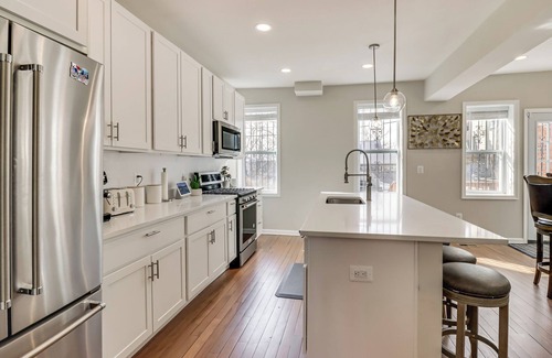 Park View House | < 1 Mi to Howard University: Townhome w/Deck