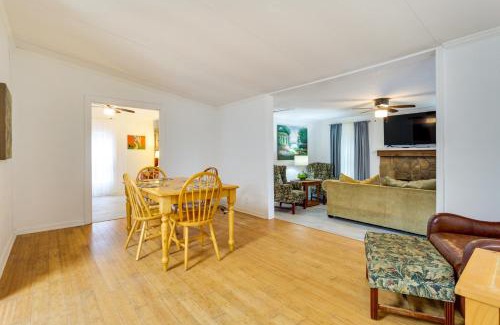 Clarkdale House | 1 Mi to Lake Allatoona Family Home on Farm!