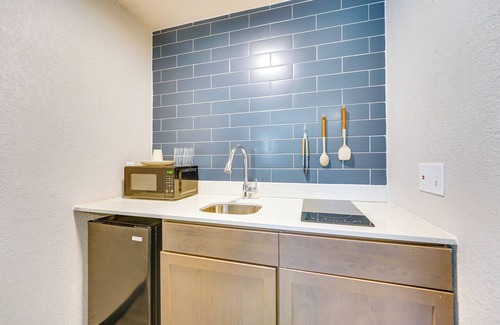 Port Huron Apartment | 1 Mi to Lake Huron Beaches: Quiet Studio Apartment