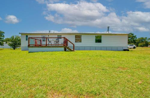 Kingston House | 1 Mi to Lake Texoma Peaceful Kingston Getaway