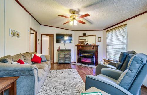 Kingston House | 1 Mi to Lake Texoma Peaceful Kingston Getaway