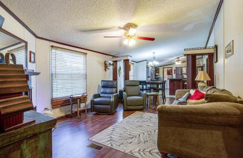 Kingston House | 1 Mi to Lake Texoma Peaceful Kingston Getaway