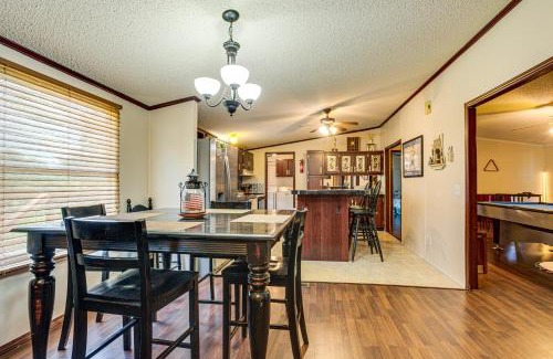 Kingston House | 1 Mi to Lake Texoma Peaceful Kingston Getaway