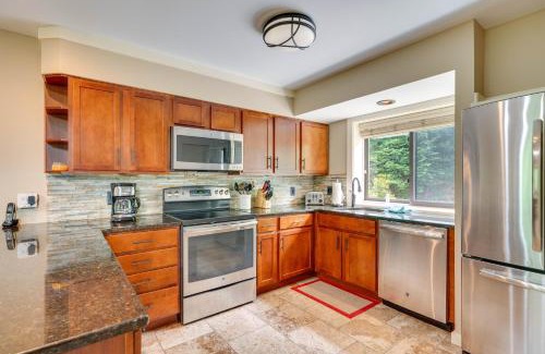 Lincoln House | 1 Mi to Loon Mountain Lincoln Haven with Balcony