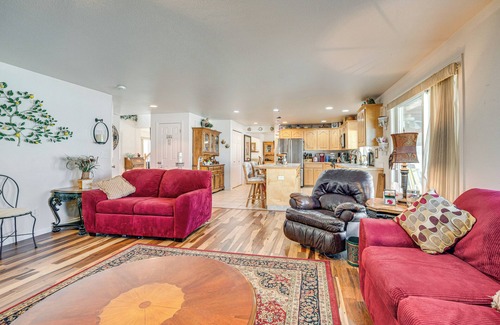Moses Lake House | 1 Mi to Moses Lake: Home w/Private Yard & Hot Tub
