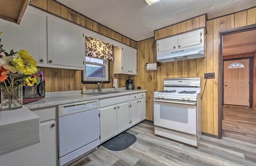 Hot Springs Cottage | < 1 Mi to Oaklawn Racing Casino: Hot Springs Home!