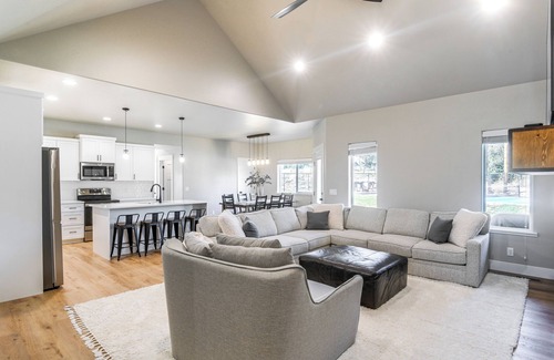 Lava Hot Springs House | 1 Mi to Pools: Chic Lava Hot Springs Home