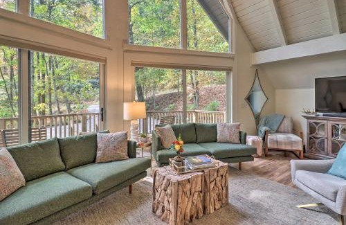 Highlands House | 1 Mi to Town Chalet-Style Highlands Retreat