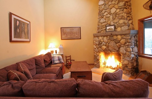 Great Barrington House | 1 Mile from Butternut! Close to Lakes, Appalachian Trail, Restaurants, Theatre.