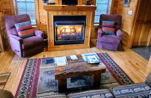 Bear Den Cabin | 1 mile to Blue Ridge Parkway Cabin with Hot Tub