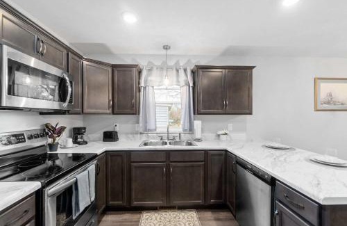 Clarksville House | 1-Mile to Downtown Clarksville 2 Comfy Homes