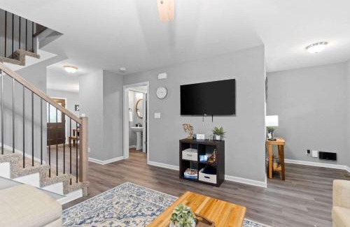 Clarksville House | 1-Mile to Downtown Clarksville Queen-City Comfort