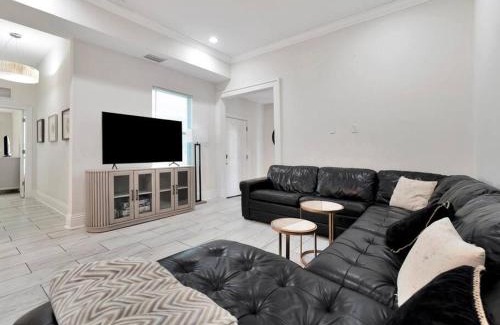 Tampa Heights Villa | 1 Mile to Downtown Free Parking